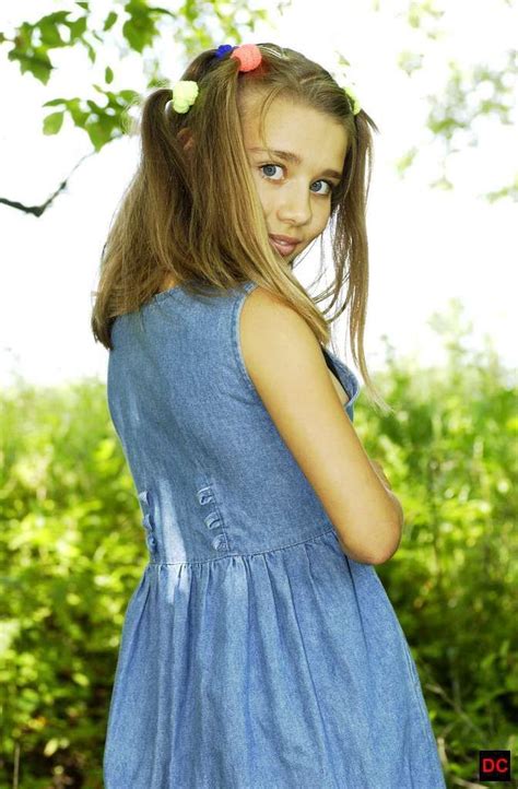 Anya Dasha Masha Ls.